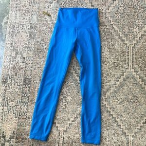 Lululemon Wunder Train HR Crop 23” size 2 in Poolside Blue